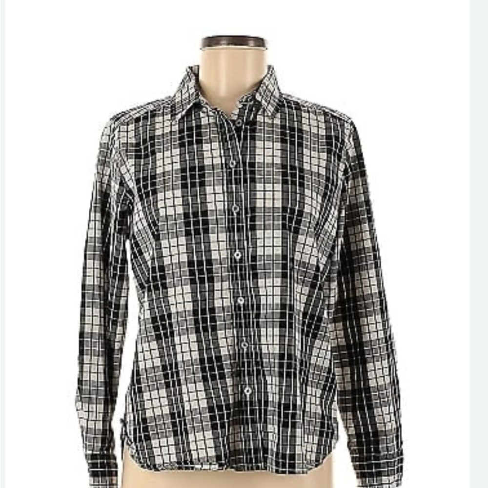 Ann Taylor Loft Button down size xs. Never worn.